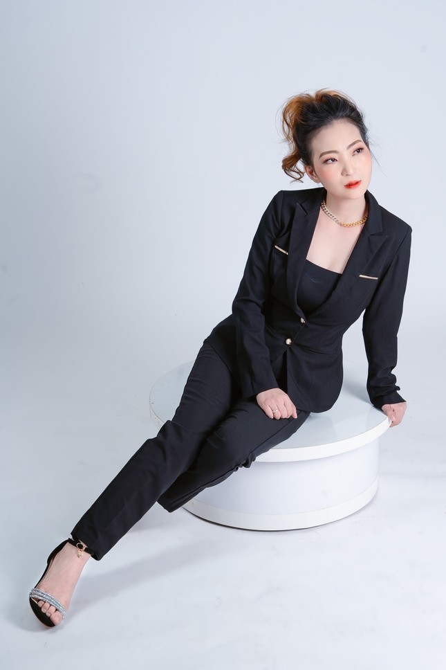 Xúng xính váy đẹp du xuân với Trần Ngọc Hằng Store ảnh 3
