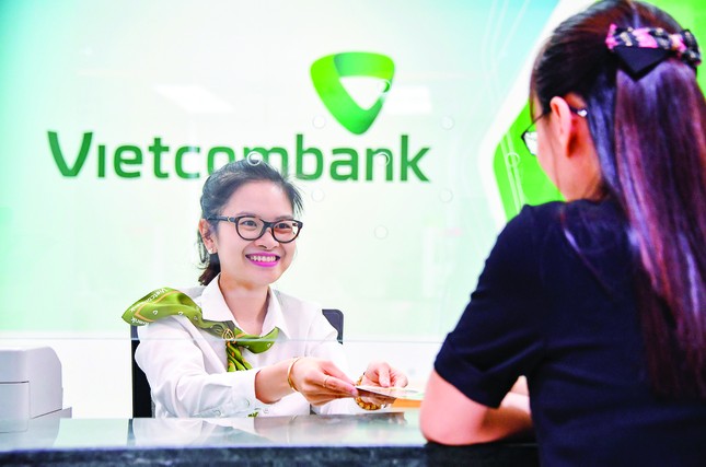 Hoạt động Ngân hàng bán lẻ Vietcombank - Chuyển đổi để bứt phá ảnh 2
