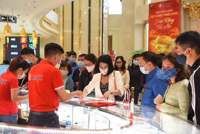 Hơn 300 ngàn sản phẩm của Doji đã đến tay khách hàng dịp thần tài 2021 ảnh 3