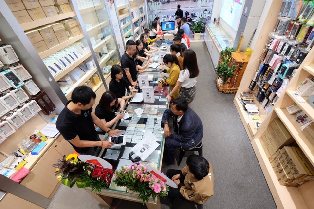 Việt Trung Mobile và câu chuyện tiên phong phân phối iPhone tại thị trường Gia Lai ảnh 2