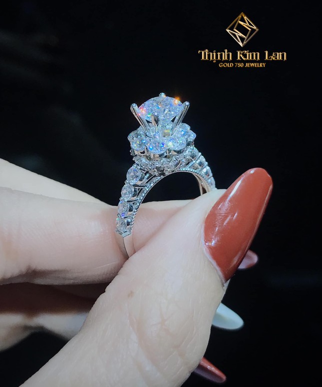 Chủ tiệm vàng Thịnh Kim Lan chia sẻ cách nhận biết vàng Ý 750 ảnh 2