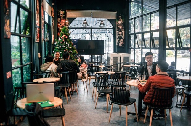 Lựa chọn các mẫu ghế cafe hiện đại cho không gian quán cafe ảnh 6