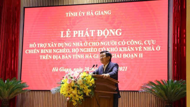 FLC trao 6 tỷ tiền mặt xây 100 căn nhà cho người nghèo Hà Giang ảnh 1