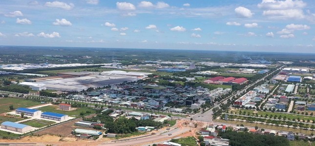Bình Dương: khan hiếm đất nền giá rẻ, thị trường chuyển hướng mới ảnh 1