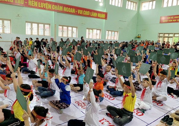 Học sinh tiểu học Hà Giang hào hứng với Toyota cùng em học an toàn giao thông 2021 ảnh 1