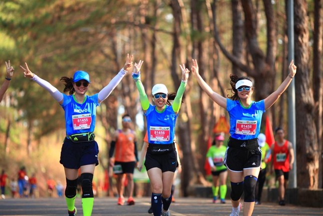 Màu áo BIDV nhuộm xanh giải vô địch quốc gia Marathon 2021 ảnh 6