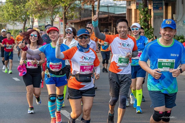 Màu áo BIDV nhuộm xanh giải vô địch quốc gia Marathon 2021 ảnh 11