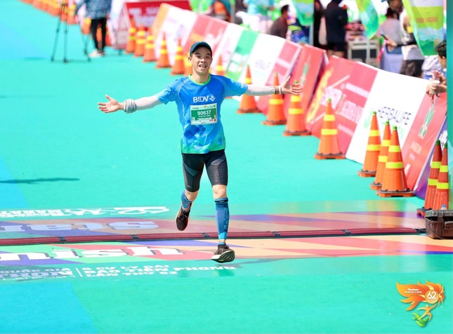Màu áo BIDV nhuộm xanh giải vô địch quốc gia Marathon 2021 ảnh 14