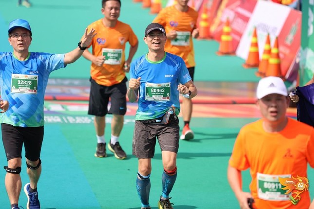 Màu áo BIDV nhuộm xanh giải vô địch quốc gia Marathon 2021 ảnh 17
