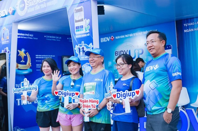 Màu áo BIDV nhuộm xanh giải vô địch quốc gia Marathon 2021 ảnh 20