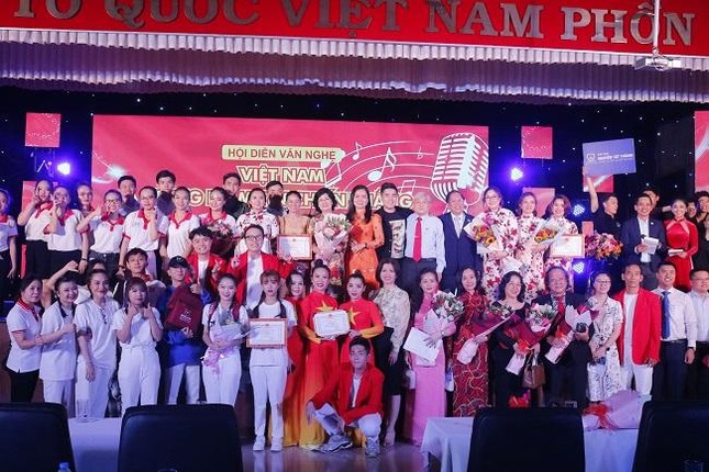 Nhiều trường ĐH tham gia Hội diễn văn nghệ “Việt Nam –Vững niềm tin chiến thắng” ảnh 4