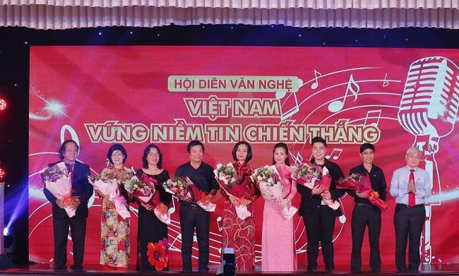 Nhiều trường ĐH tham gia Hội diễn văn nghệ “Việt Nam –Vững niềm tin chiến thắng” ảnh 5