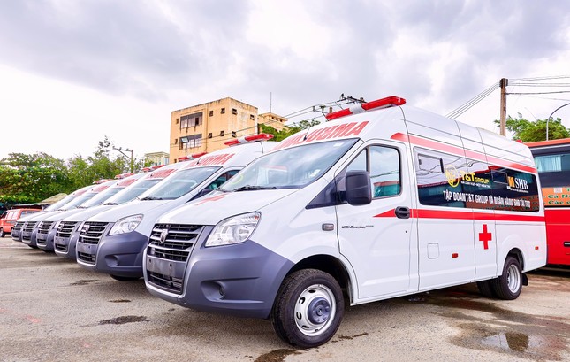 T&T Group và SHB trao tặng xe cứu thương hỗ trợ Quảng Trị - Quảng Bình chống dịch ảnh 3