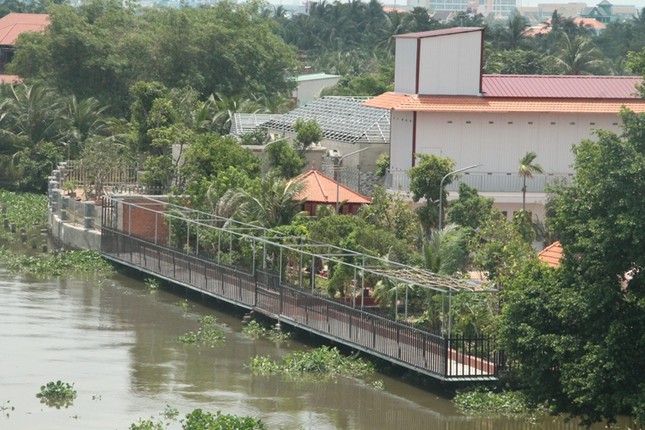 Loạt nhà hàng, 'biệt thự' lấn sông: Cán bộ né trách nhiệm? ảnh 4
