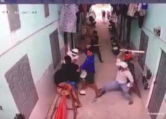 Ngăn xô xát không được, anh gọi người đến chém em gục tại chỗ ảnh 1
