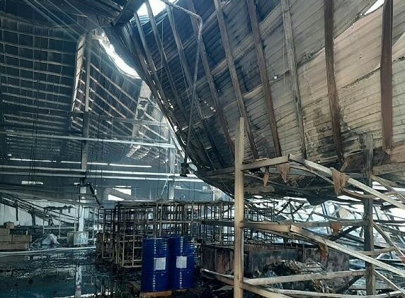 Công ty gỗ rộng 4.000 m2 bị lửa thiêu rụi ngày 28 Tết ảnh 3
