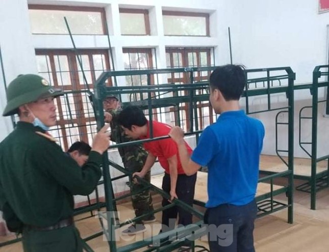 Tuổi trẻ khu vực biên giới dọn khu cách ly đón kiều bào ảnh 3
