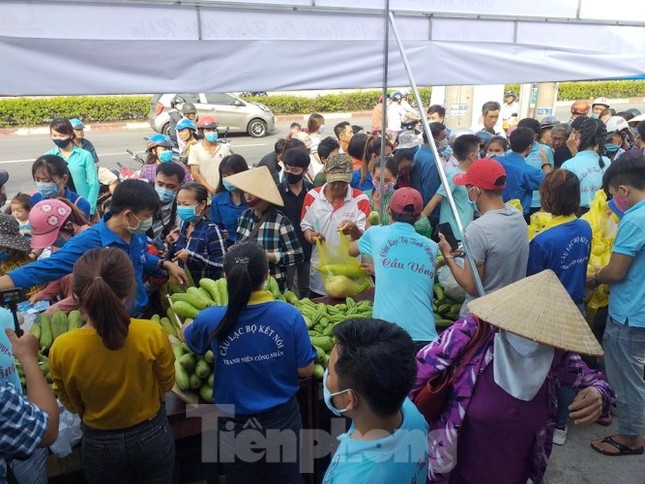 Thanh niên Bình Dương mở siêu thị 0 đồng cho người lao động khó khăn ảnh 4