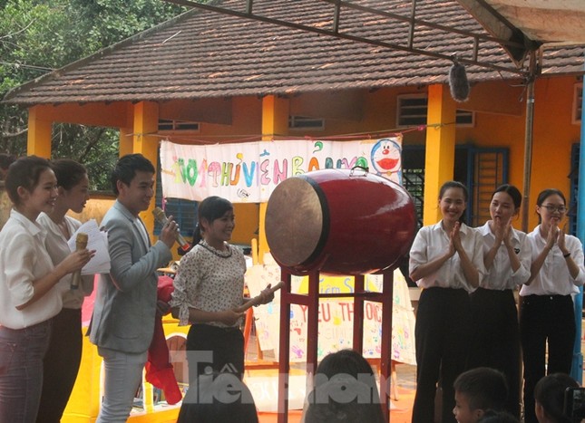 'Người đẹp nhân ái': Thí sinh HHVN 2020 mang sách đến trẻ em vùng sâu ảnh 4
