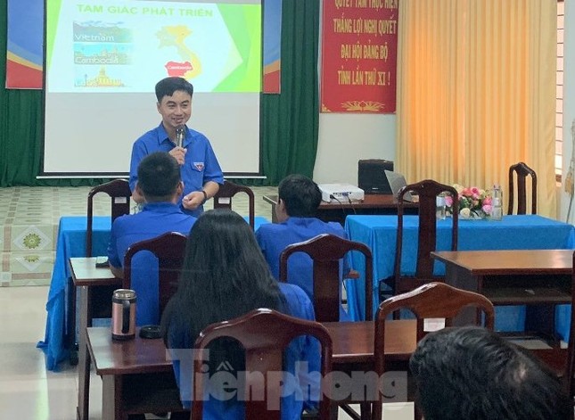 Giải nhiều bài toán 'hóc búa' trong ‘nghề’ cán bộ Đoàn ảnh 2
