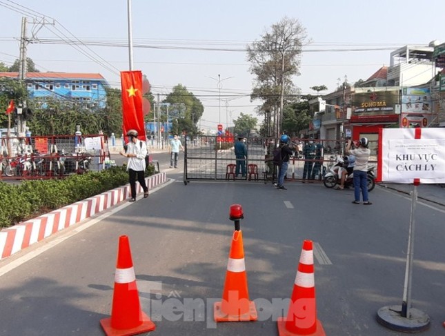 Xuất hiện ca mắc COVID-19 trong cộng đồng, Bình Dương mở rộng phạm vi phong tỏa ảnh 1
