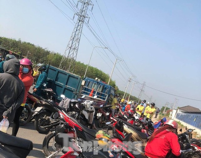 Mới nhất vụ ngày đầu đi làm sau Tết, công nhân tá hỏa nghe tin công ty giải thể ảnh 1