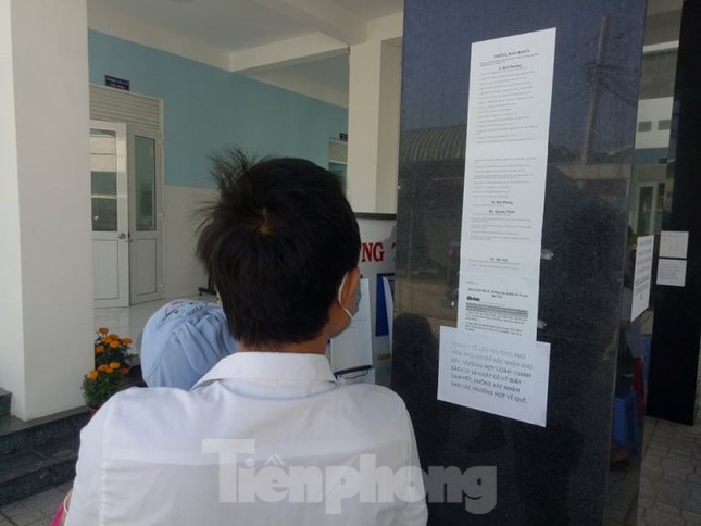 Trở lại làm việc sau Tết, công nhân ồ ạt đến trạm y tế khai báo ảnh 5
