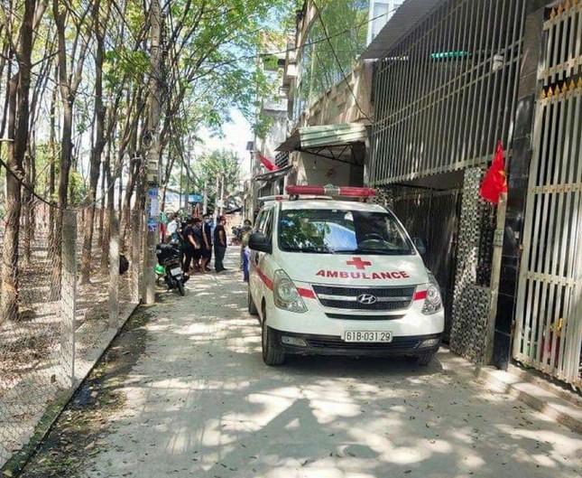 Kinh hãi phát hiện thi thể đang phân hủy trong phòng trọ ở Bình Dương ảnh 1