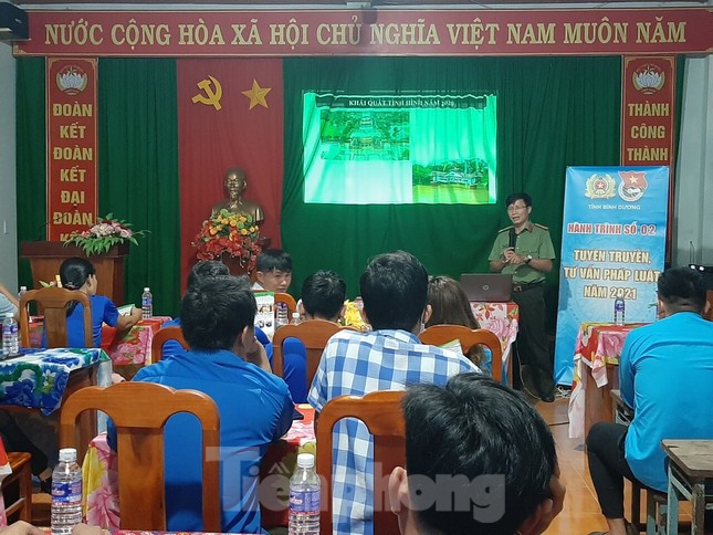 Loạt hành động ý nghĩa mừng sinh nhật Đoàn của tuổi trẻ Công an Bình Dương ảnh 6