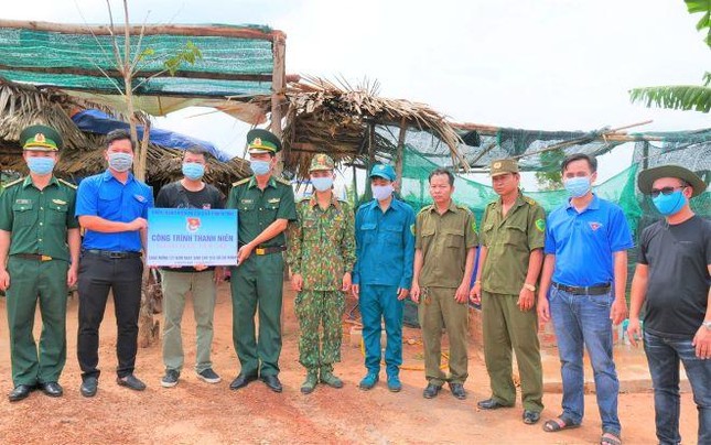 Thanh niên Bình Phước tiếp sức các lực lượng Campuchia phòng, chống dịch ảnh 4
