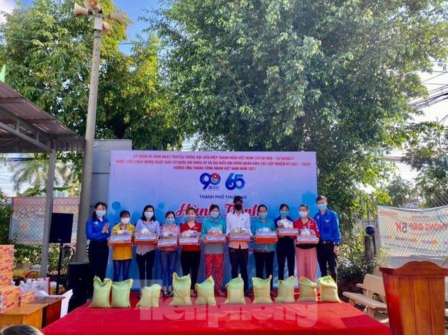 Chăm lo đời sống cho thanh niên công nhân và thiếu nhi có hoàn cảnh khó khăn ảnh 4