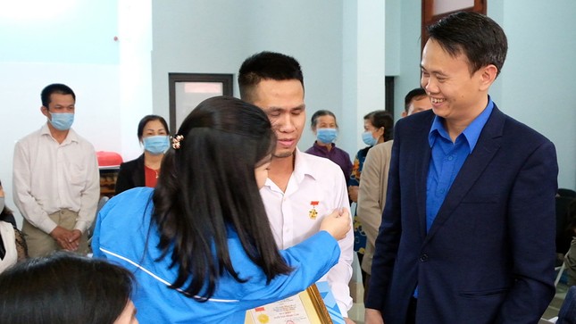 Dù nói 'không hoàn toàn đỡ được bé', Nguyễn Ngọc Mạnh vẫn được dân mạng khen ngợi ảnh 3