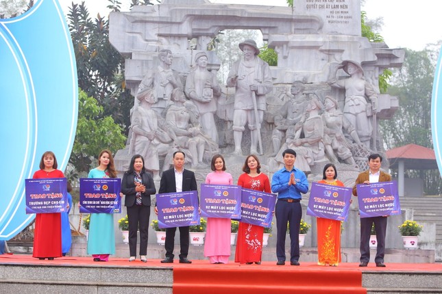 Kỷ niệm 70 năm ngày Bác Hồ tặng thơ Thanh niên xung phong ảnh 8