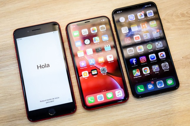 iPhone XR so dáng iPhone XS Max và 8 Plus ảnh 1