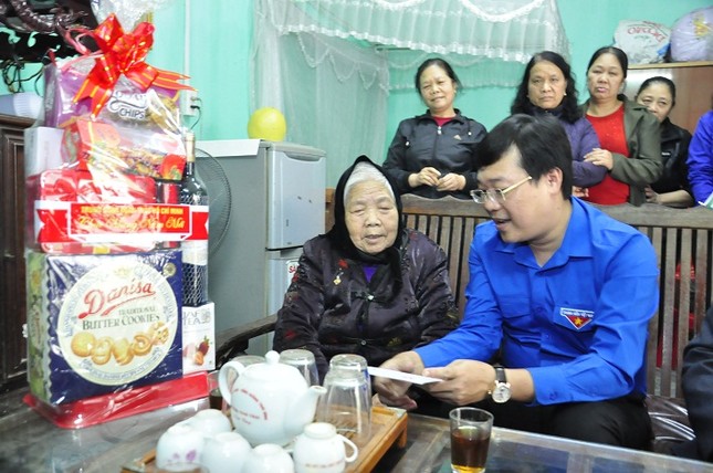 Bí thư thứ nhất Trung ương Đoàn chúc Tết quân dân Lạng Sơn ảnh 2