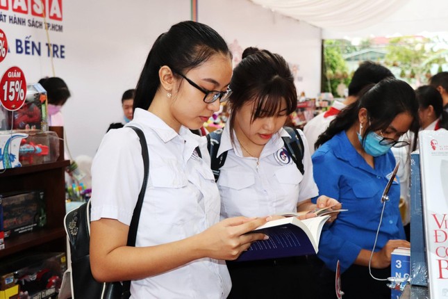 Bồi đắp văn hóa đọc cho bạn trẻ tại Đường sách Xứ Dừa năm 2021 ảnh 3