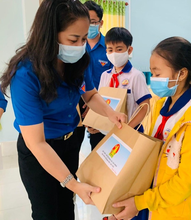 Hội Đồng Đội TP Cần Thơ chăm lo thiếu nhi vùng sâu ảnh 1