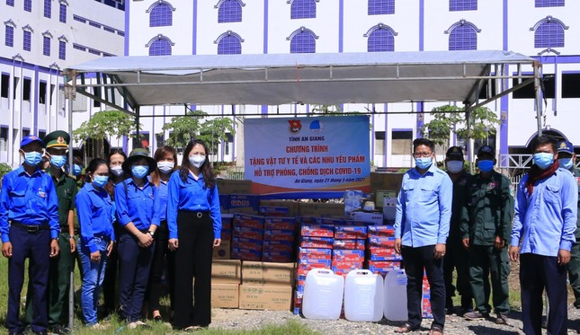 Tuổi trẻ An Giang hỗ trợ tỉnh Tà Keo (Campuchia) phòng dịch COVID - 19 ảnh 3