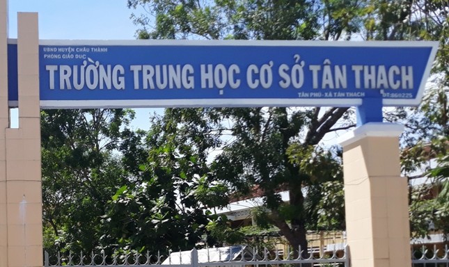 Sở GD&ĐT Bến Tre chỉ đạo xử lý vụ học sinh bóp cổ giáo viên ảnh 1