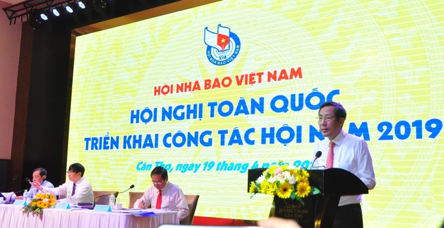 Báo chí khắc phục tình trạng 'sáng đăng, trưa gặp, chiều gỡ' ảnh 1