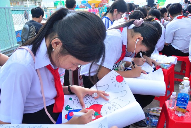 Thiếu nhi vẽ tranh 'Vì một Việt Nam xanh' ảnh 3