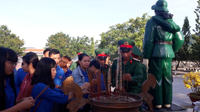 Tuổi trẻ An Giang tri ân anh hùng liệt sỹ ảnh 1