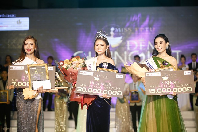 Hoa hậu Đỗ Mỹ Linh trao vương miện cho tân Hoa khôi đại học FPT Cần Thơ ảnh 3