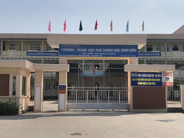 Công an điều tra vụ côn đồ vào tận trường bắt, đánh nhiều học sinh ảnh 1