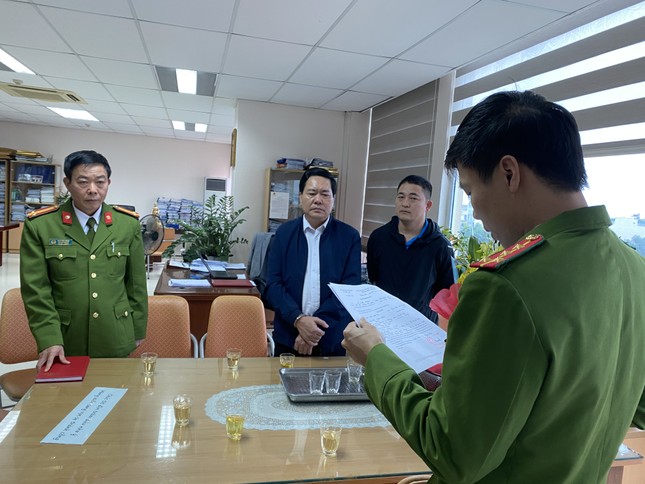 Khởi tố, tạm giam gần 4 tháng trưởng phòng Cục thuế Thanh Hoá ảnh 1