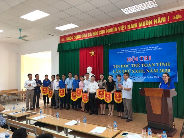 Nhiều thí sinh nhí tham gia hội thi tin học trẻ ảnh 1