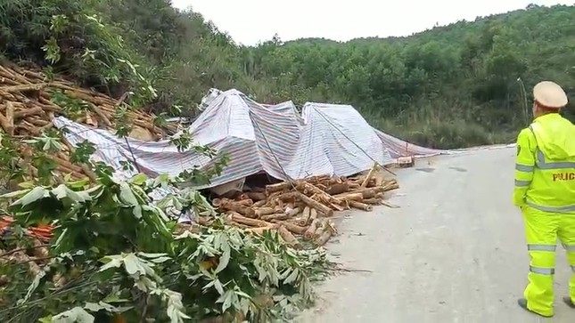 Cục Đăng kiểm thông tin về chiếc xe tải bị lật khiến 7 người tử vong ảnh 2