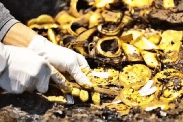 Khai quật mộ cổ 2.000 năm, choáng ngợp thấy sư tử vàng nặng cả tấn cùng vô số báu vật ảnh 4