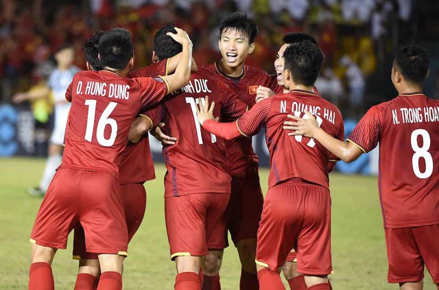 VIDEO: Tuyển Việt Nam vào chung kết AFF Cup 2018 sau 10 năm chờ đợi ảnh 1