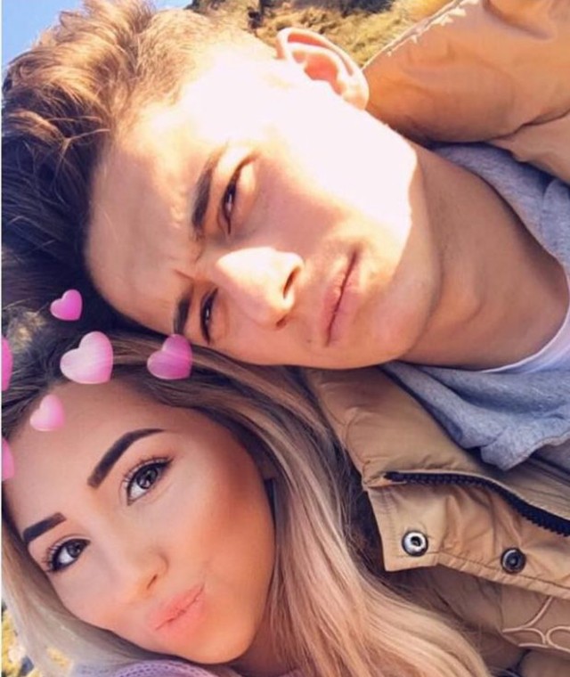 Chiêm ngưỡng 10 nàng WAGs mới “nóng” nhất Premier League ảnh 2